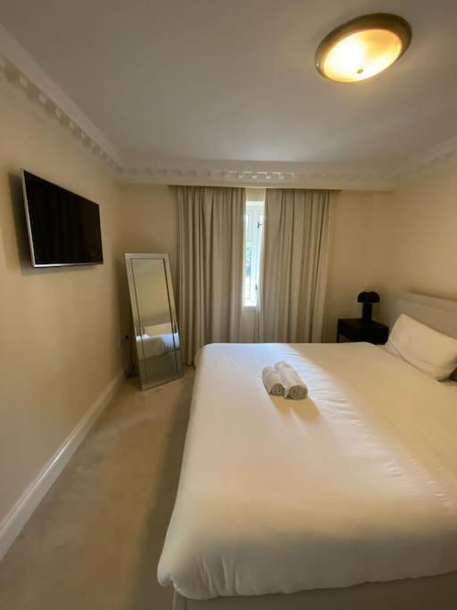 Newly Refurbished Apartment, Near Station & River London Exterior photo